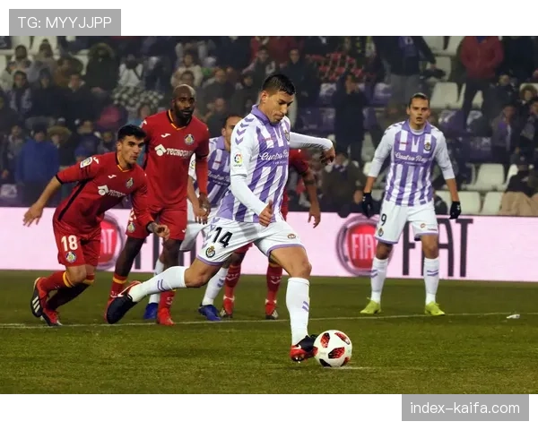 萨索洛新帅首秀在即,赛前新闻发布会强调将延续球队积极进攻的压迫风格 萨索洛新帅首秀在即,赛前新闻发布会强调将延续球队积极进攻的压迫风格